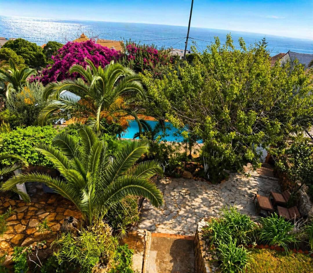 Villa de standing avec piscine et grand jardin à Ain El Turck – 1500 m² | Location courte durée