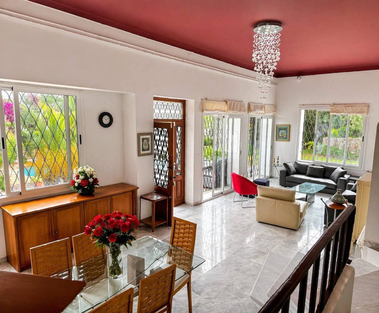 Villa de standing avec piscine et grand jardin à Ain El Turck – 1500 m² | Location courte durée