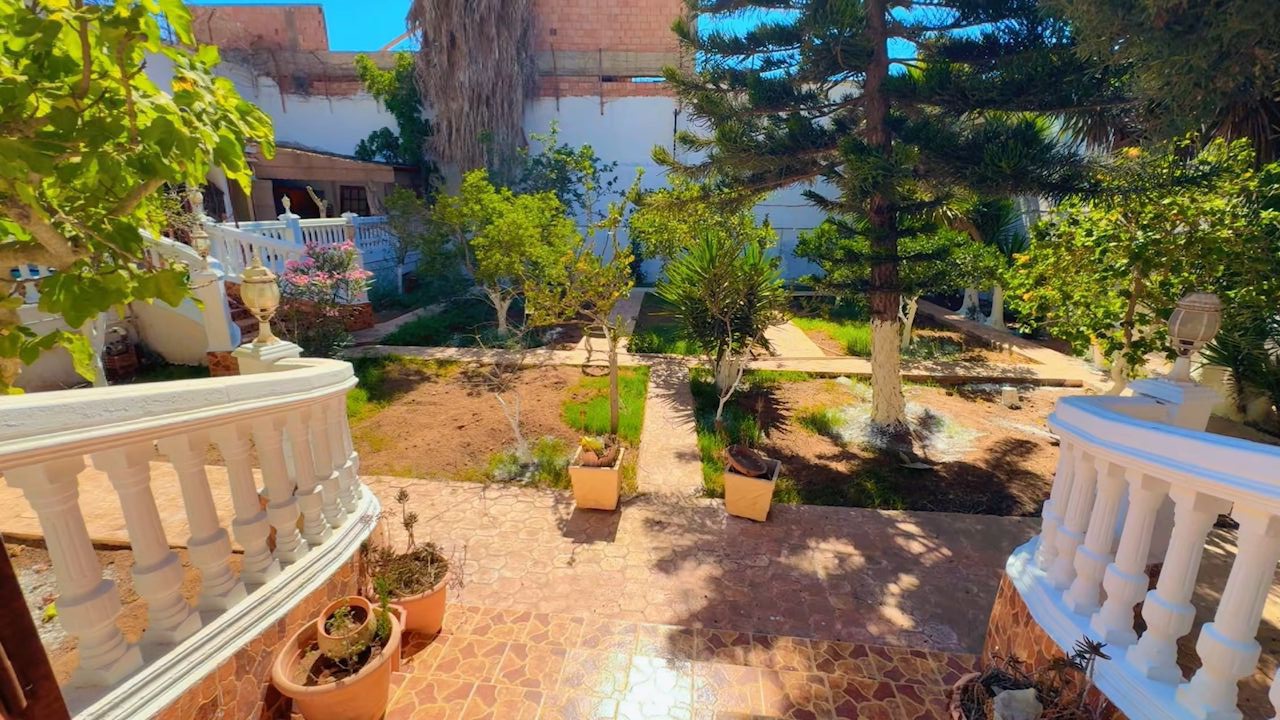 Belle villa avec piscine à louer à Trait d’Union – À côté d’Hotel Oran Bay | 45 000 DZD / nuit