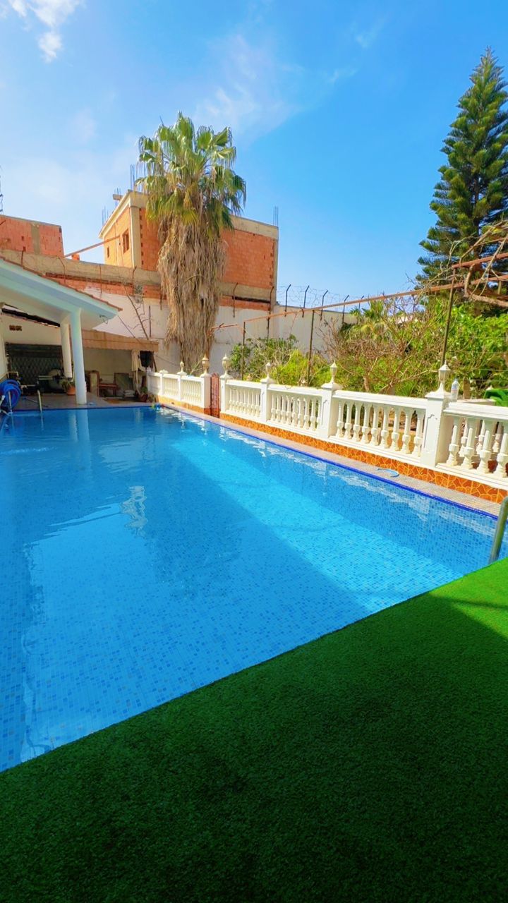 Belle villa avec piscine à louer à Trait d’Union – À côté d’Hotel Oran Bay | 45 000 DZD / nuit