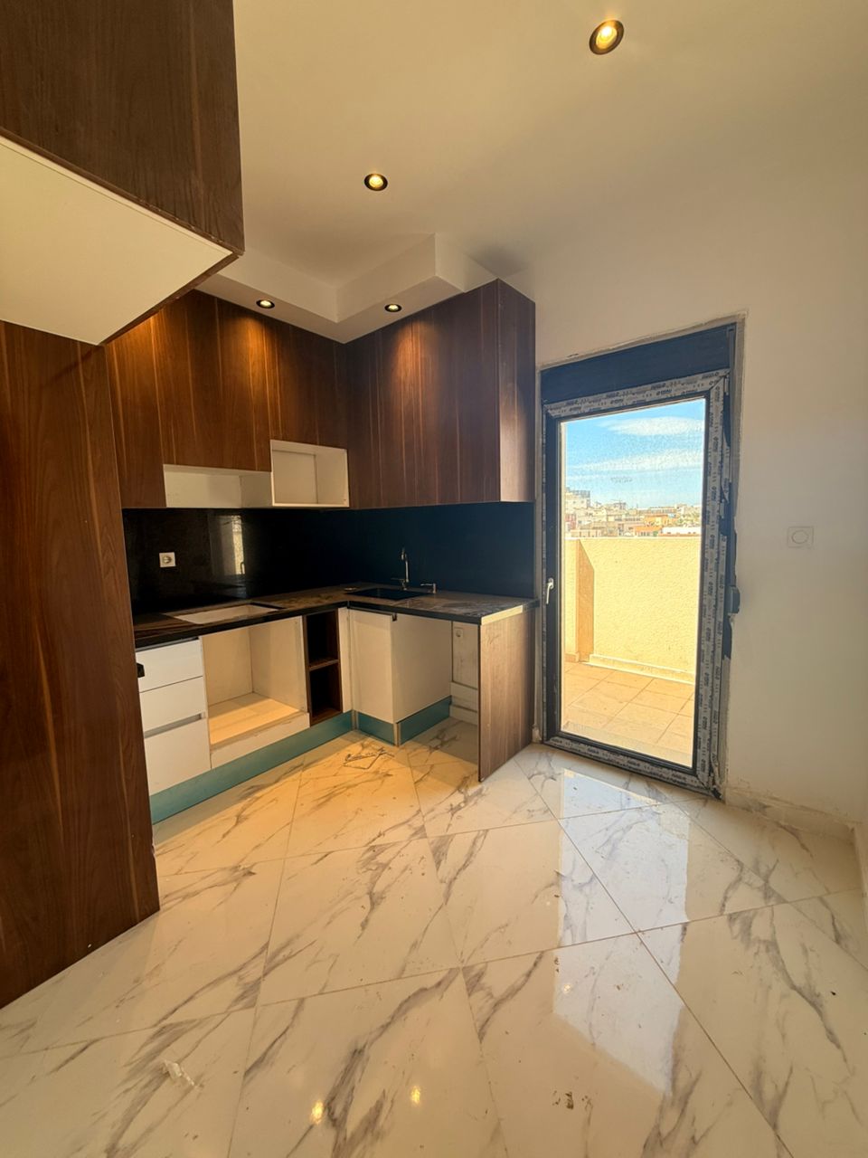 Appartement F2 de 78 m² à Millenium – 7ème étage avec deux grands balcons | Prix négociable